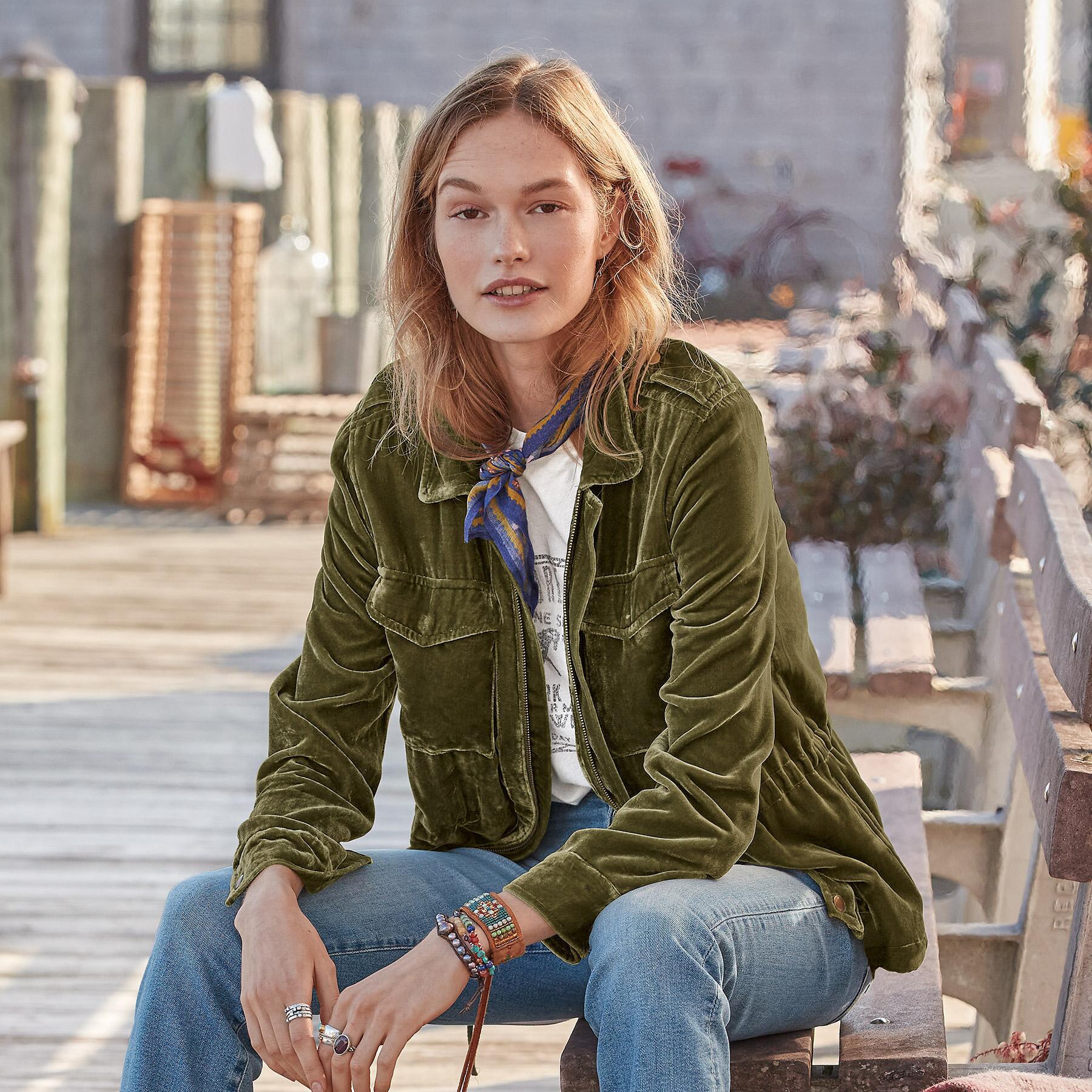 Damen Samtjacke Sovae