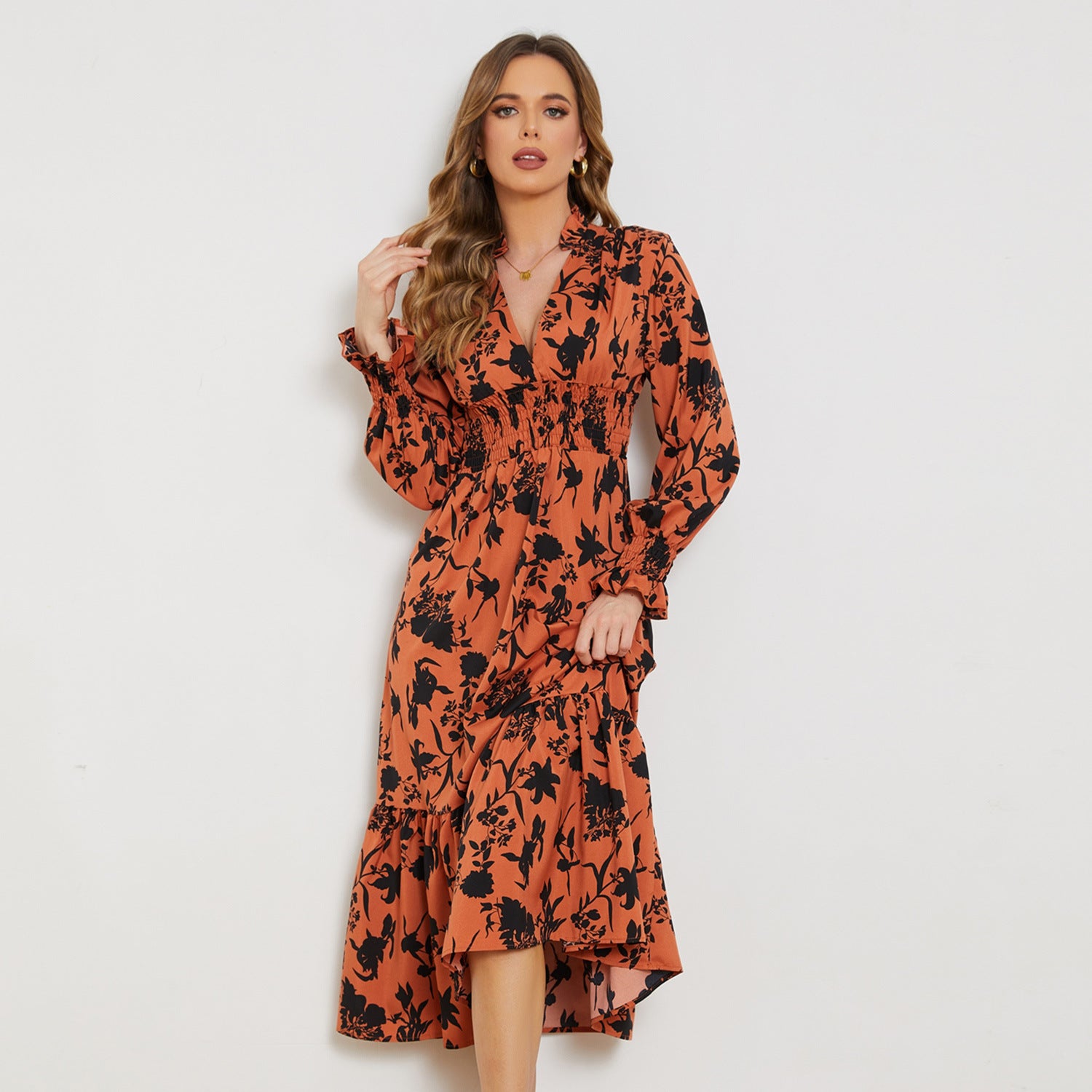 Damen Midikleid mit schmeichelhaftem Schnitt und floralem Design Sovae