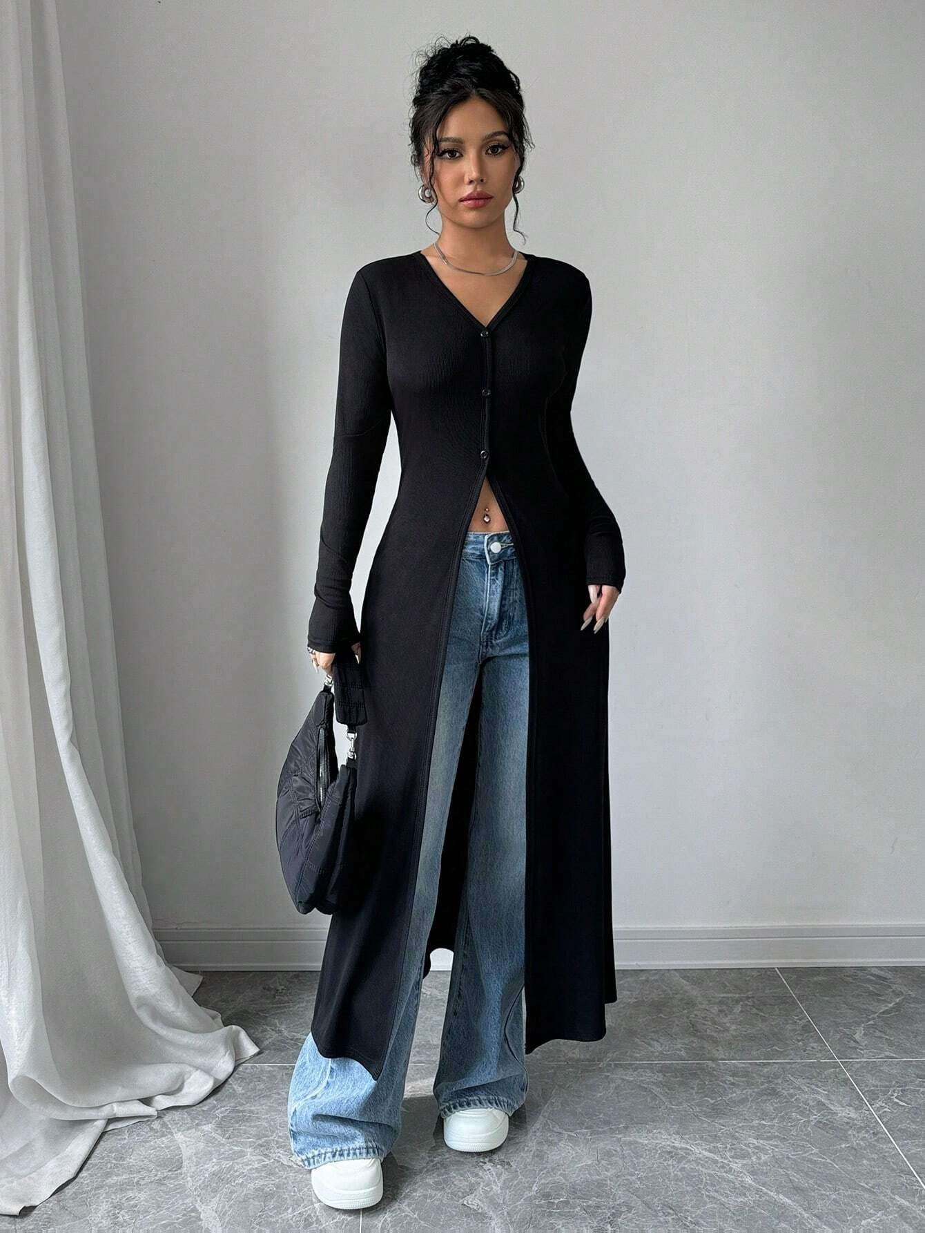 Damen Langstrickjacke mit V-Ausschnitt und Knopfverschluss Sovae