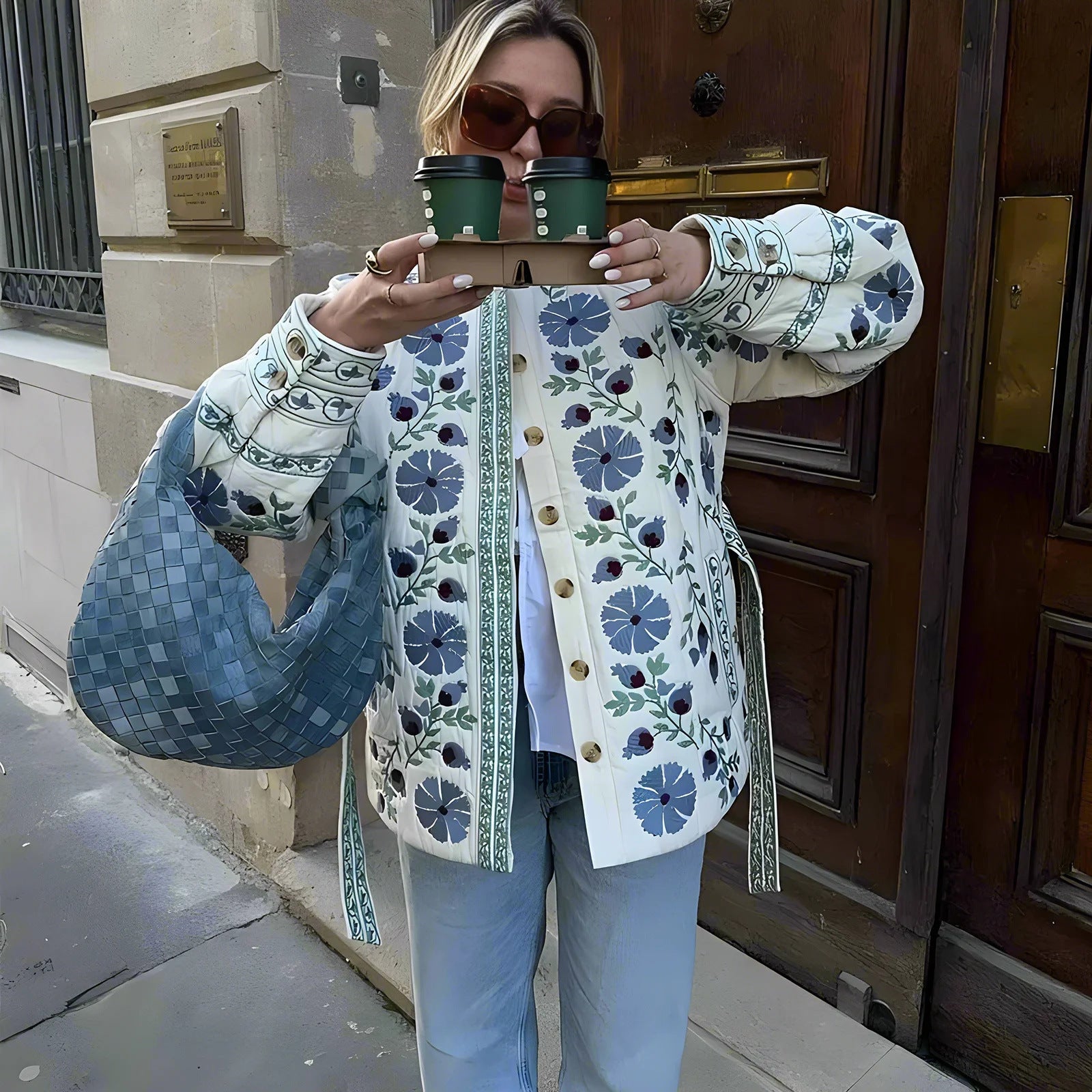 Damen leichte Bluse mit floralem Muster und dekorativem Bindegürtel Sovae