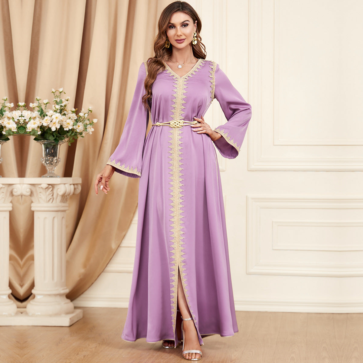 Damen Langes Maxikleid mit kunstvoller Goldborte Sovae