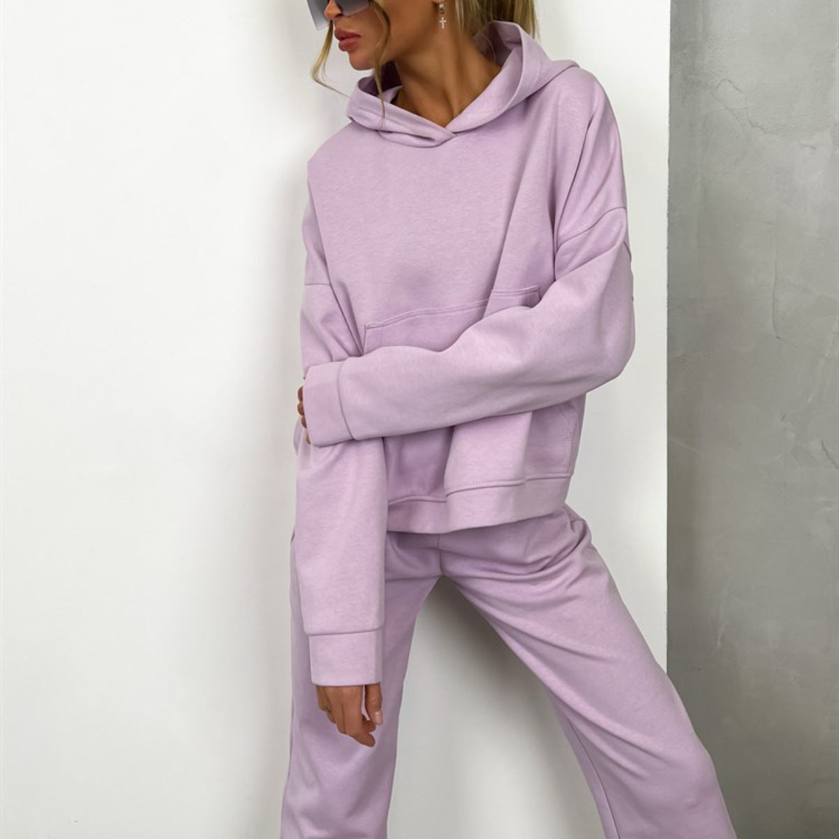 Damen Sportliches Freizeit-Set mit übergroßem Kapuzensweatshirt und lässiger Jogginghose Sovae