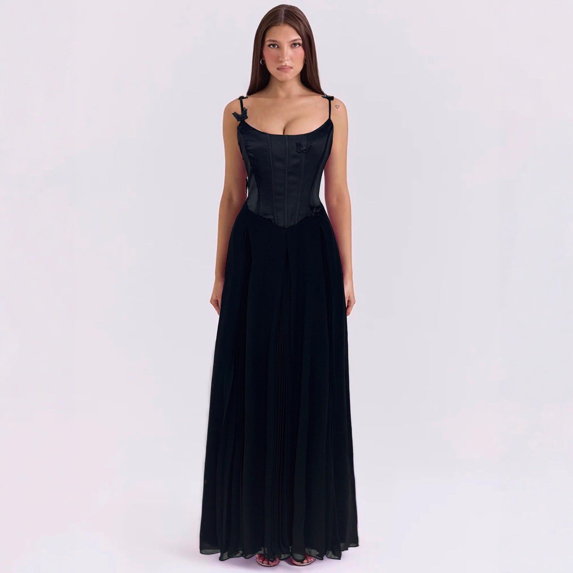 Damen Hochzeitskleid mit raffiniertem Korsett und fließendem Rock Sovae