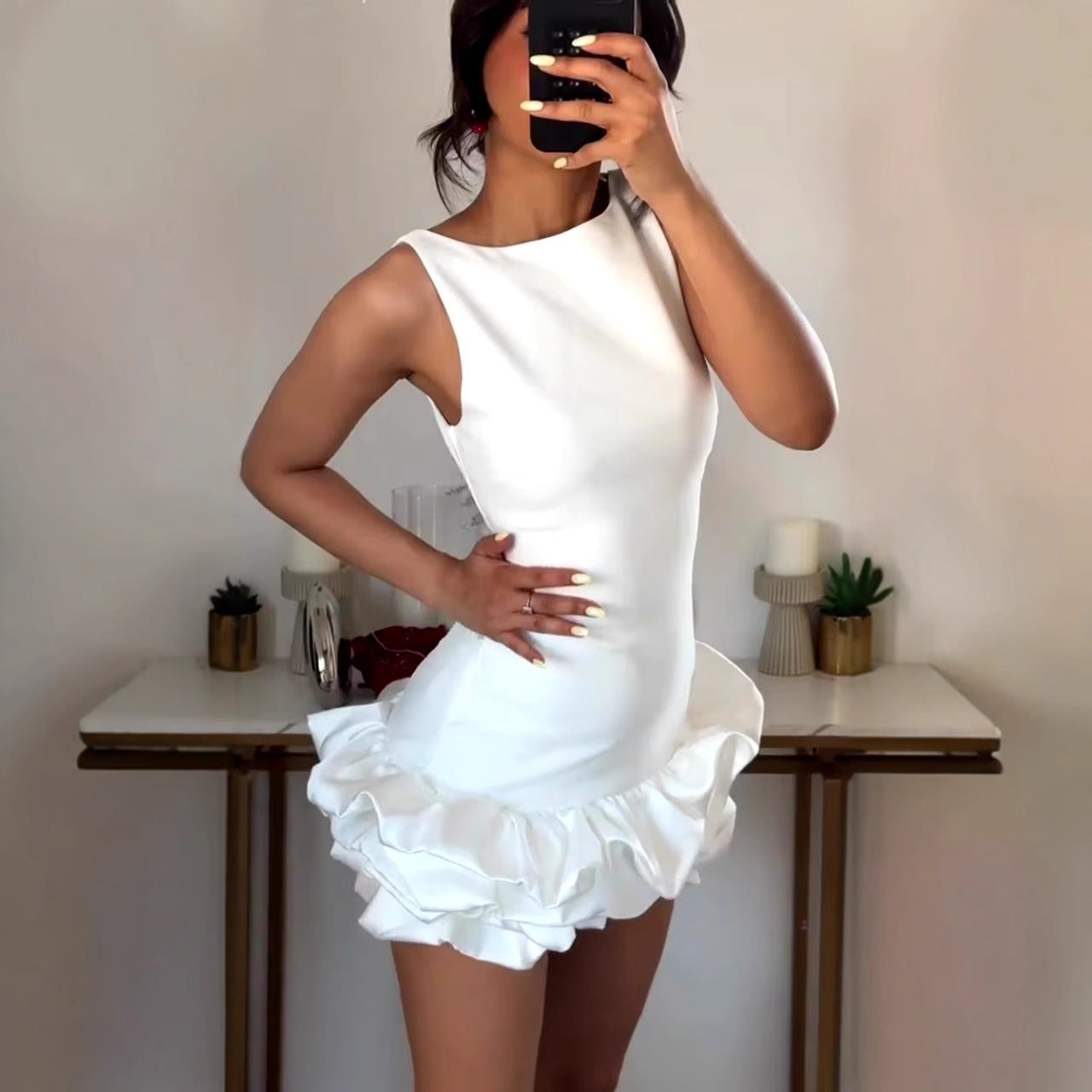 Dame verführerisches Minikleid mit aufregendem Rüschensaum Sovae