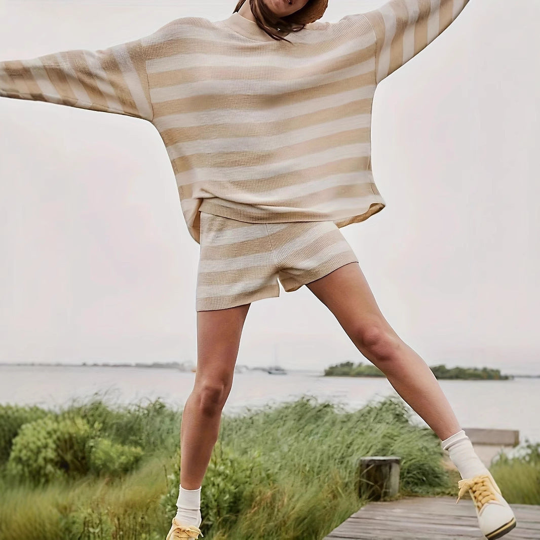 Damen gemütliches Strickset mit Crewneck und Streifenmuster Sovae