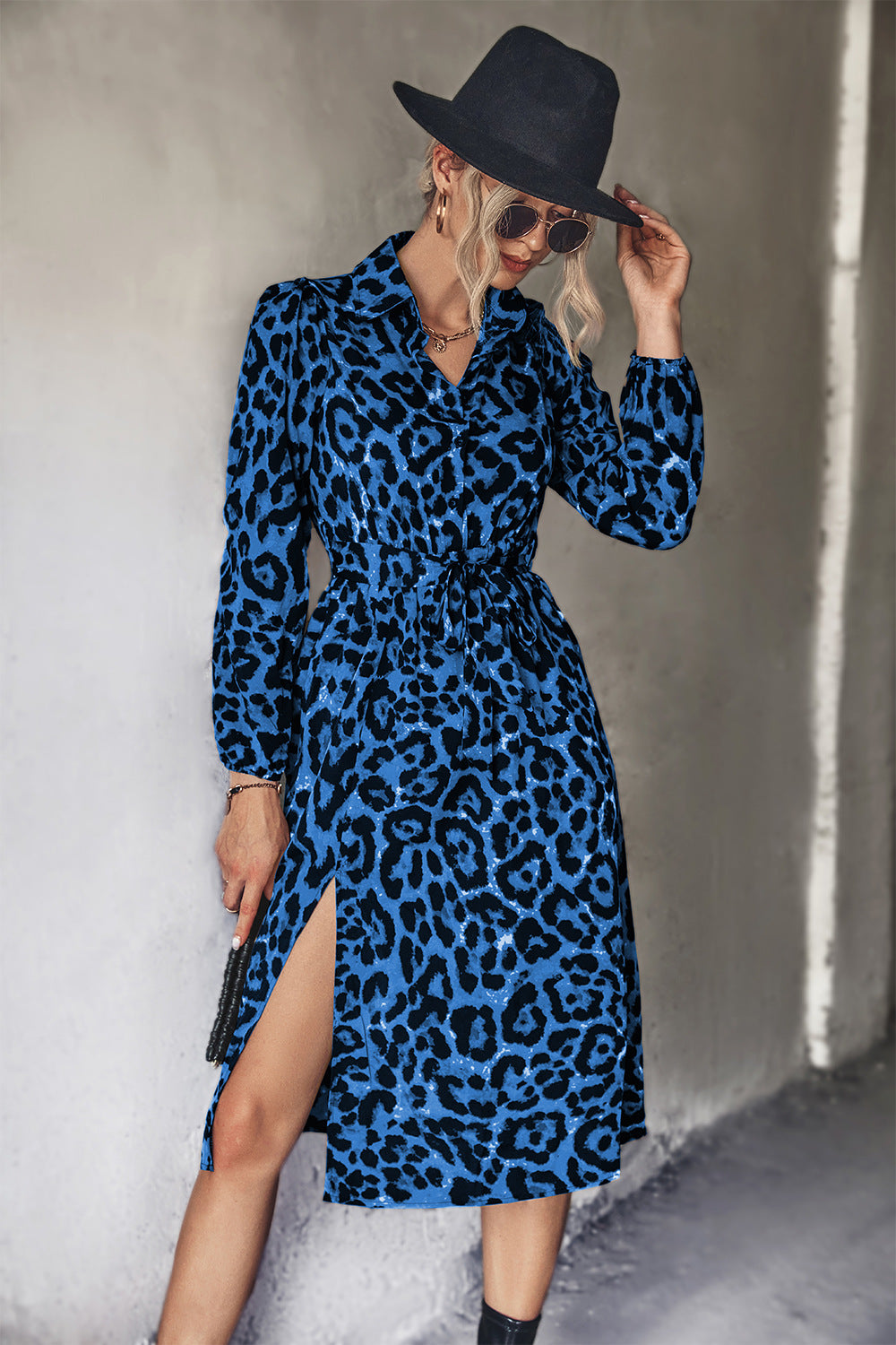 Damen Midi-Kleid mit modernem Leopardenmuster und elegantem Schlitz Sovae