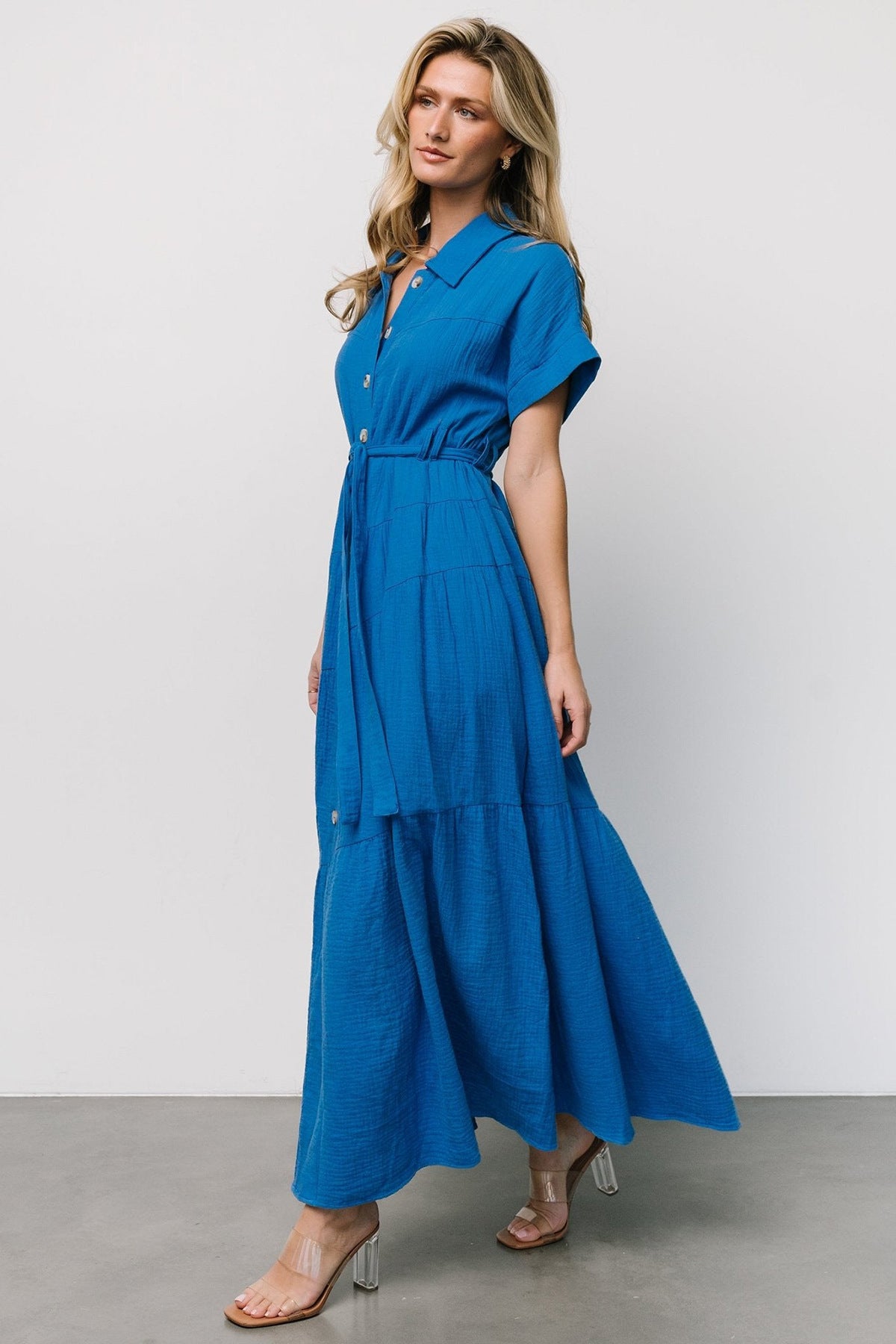 Damen Maxikleid mit taillierbarem Gürtel und Volant Sovae