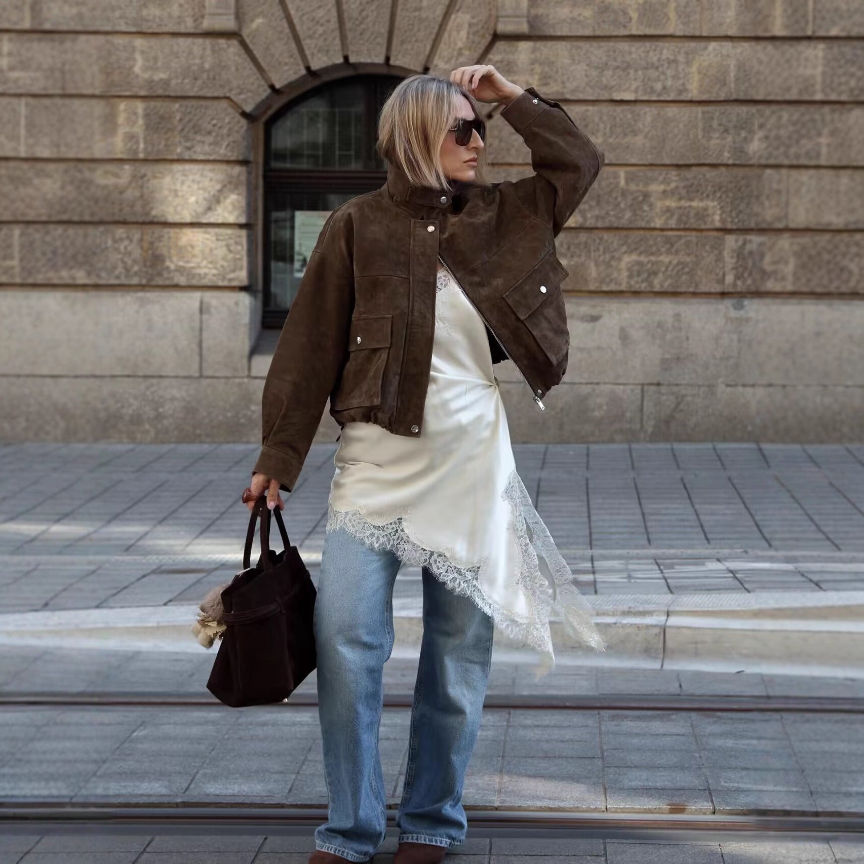 Damen modische Übergangsjacke aus leichtem Wildlederimitat mit großen Taschen Sovae