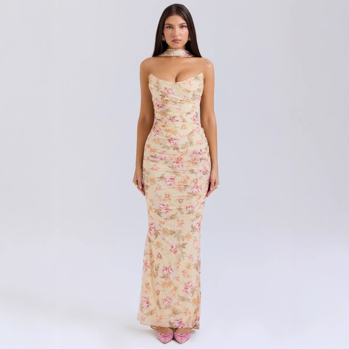 Damen elegante Maxi-Robe mit gerafftem Design und schmalem Träger Sovae
