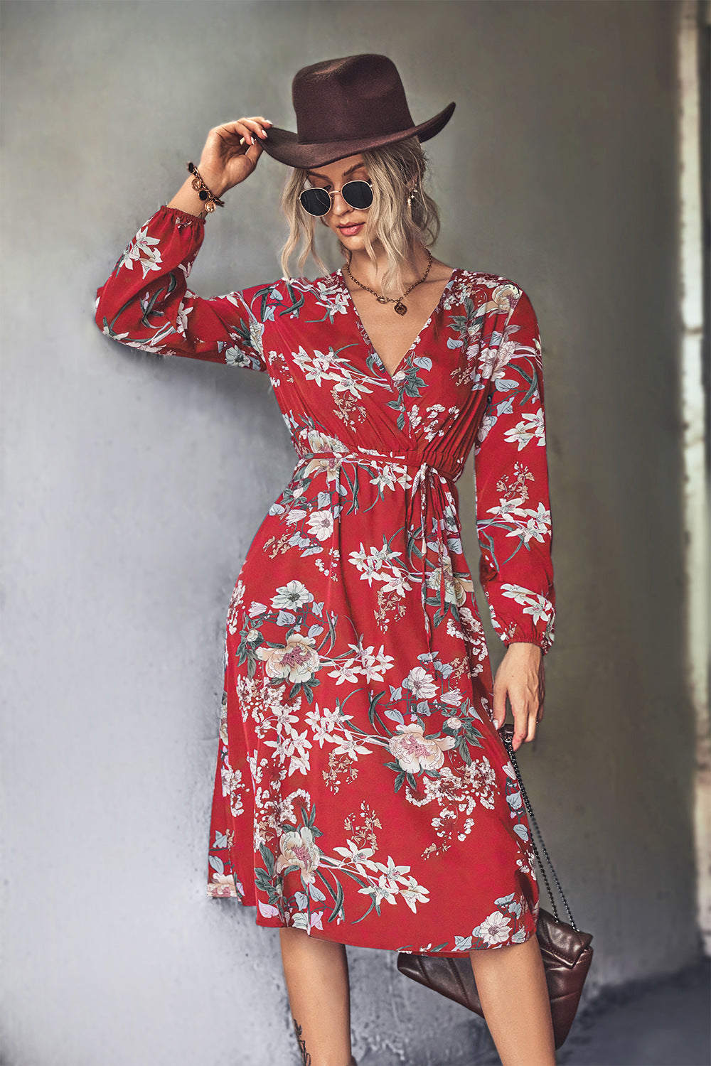 Damen Midi-Kleid mit elegantem floralem Design und tailliertem Gürtel Sovae