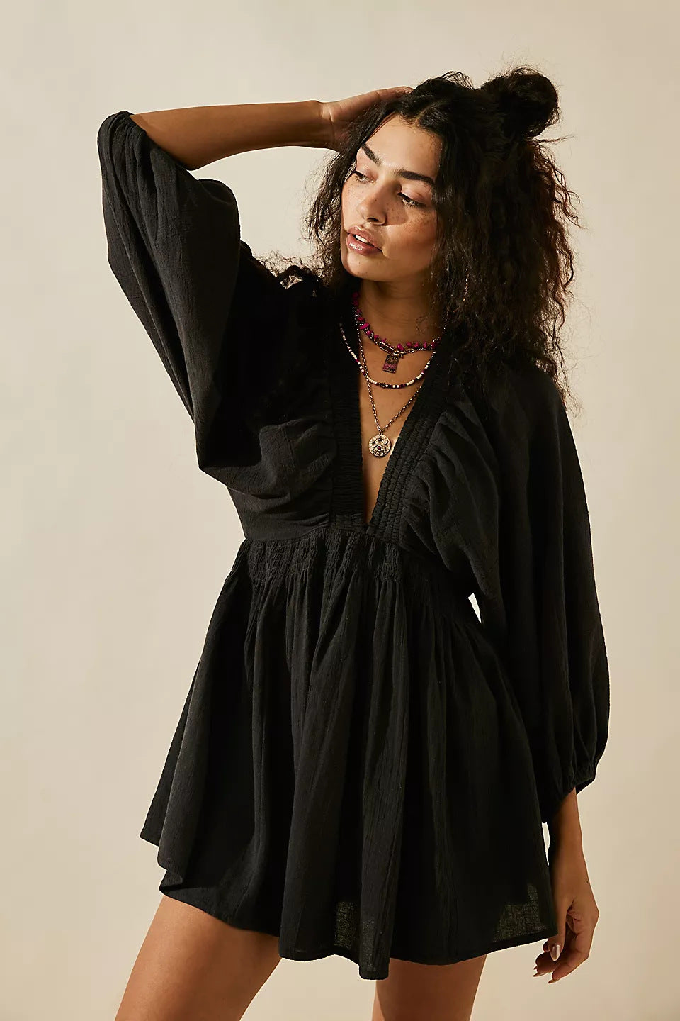 Damen Sommerliches Minikleid mit Puffärmeln und V-Ausschnitt Sovae
