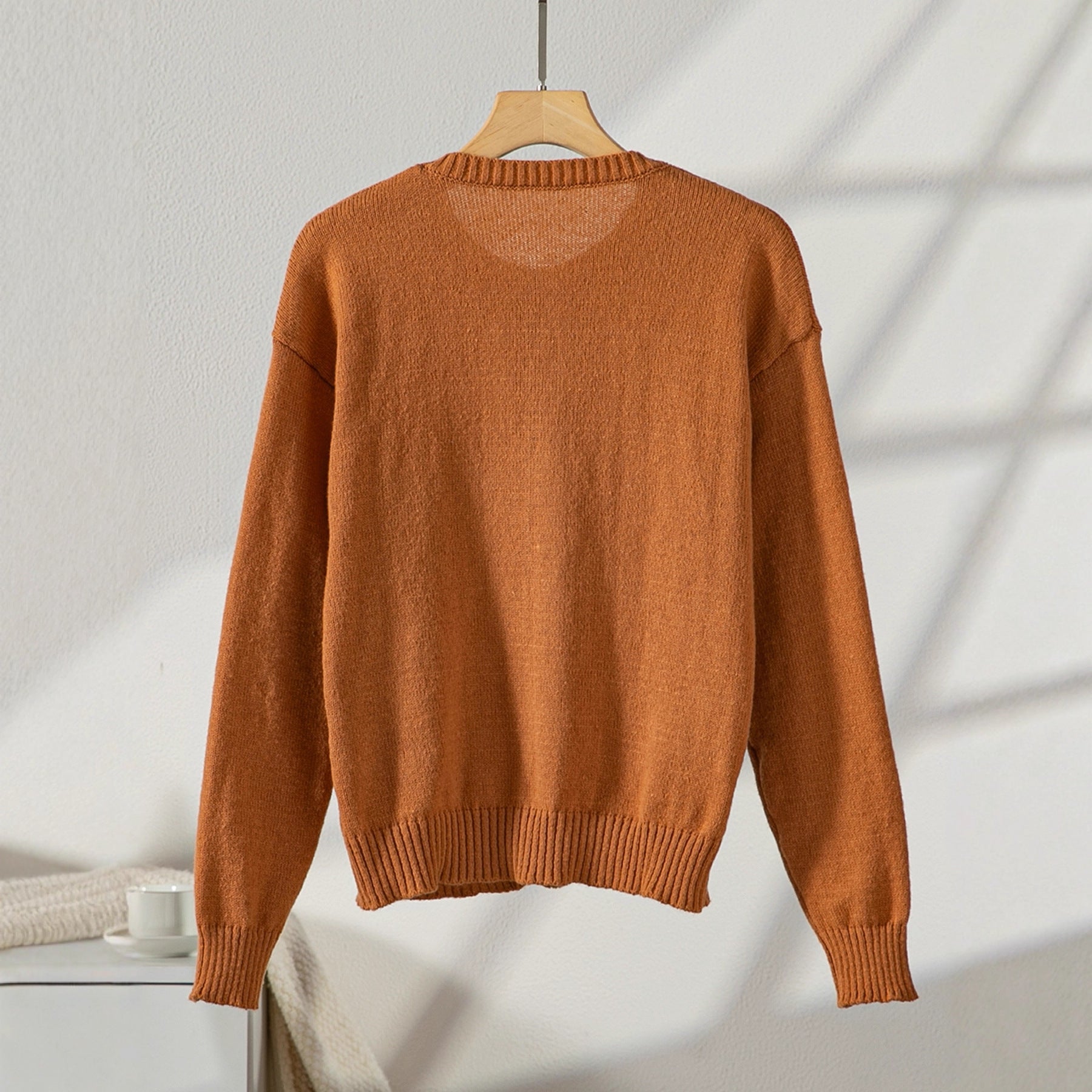 Damen elegante Strickjacke mit Knopfdetails und praktischen Taschen Sovae