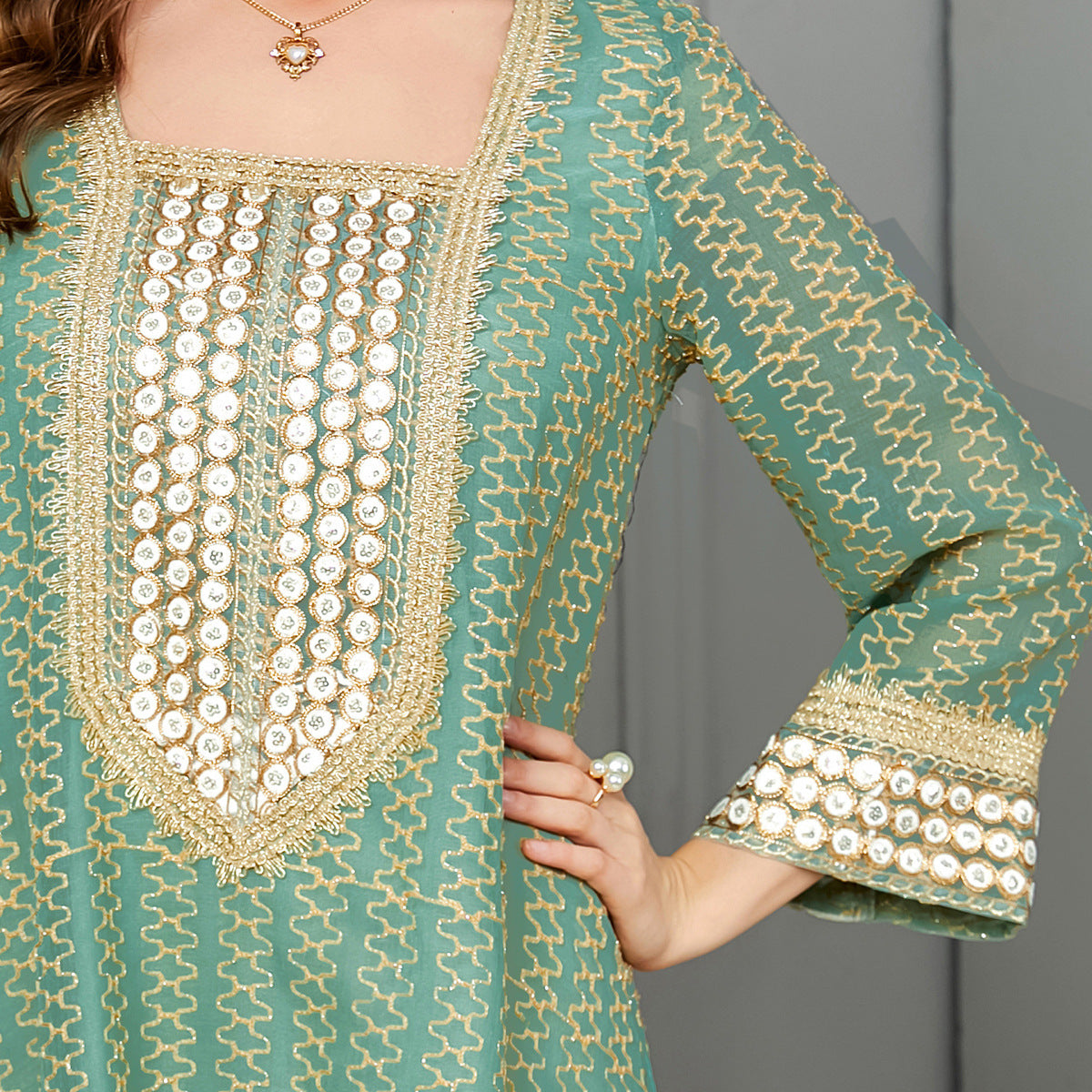 Damen Lange Kaftan-Robe mit kunstvollen Verzierungen Sovae