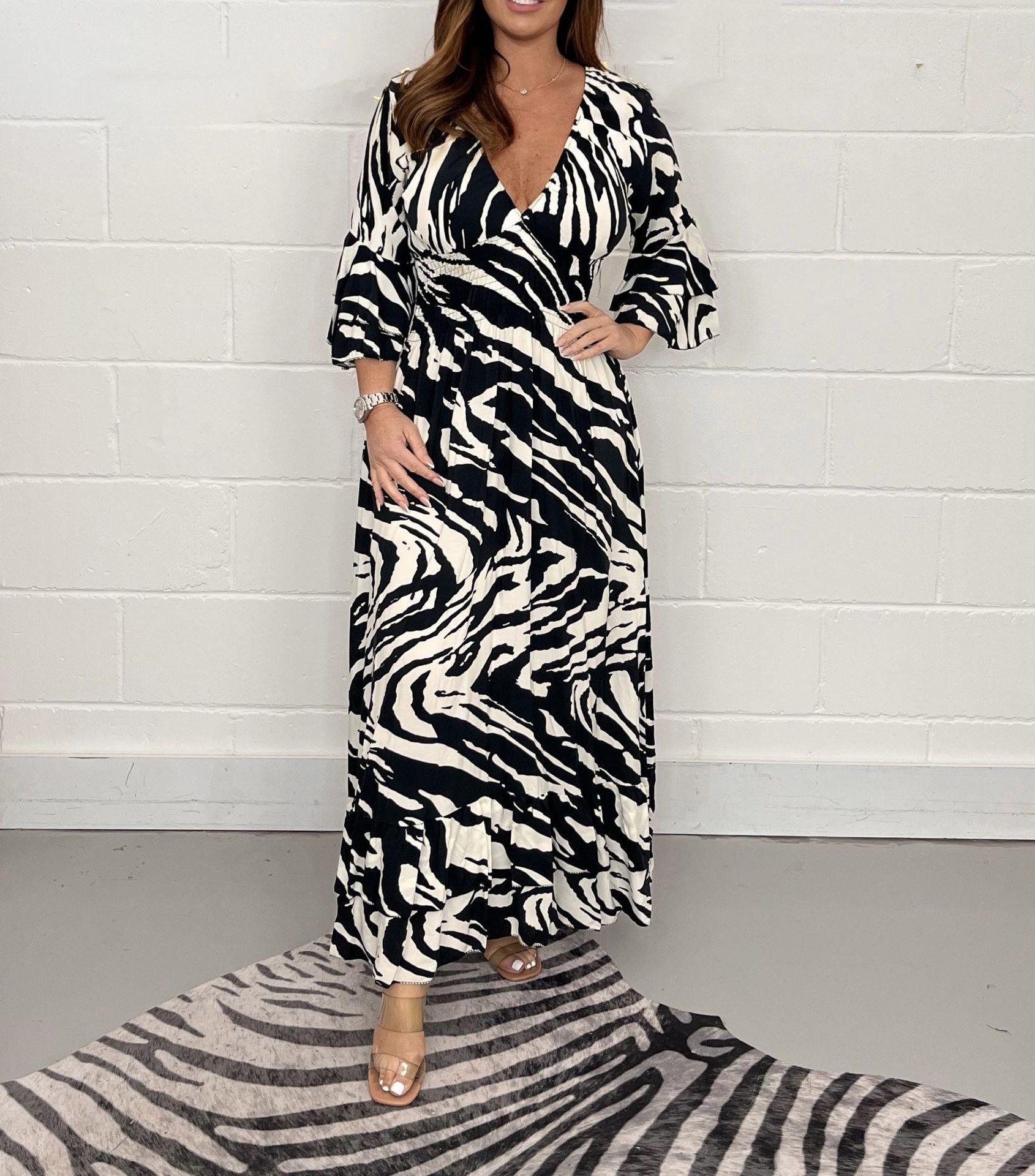 Damen Maxikleid mit V-Ausschnitt und weitem Rock Sovae