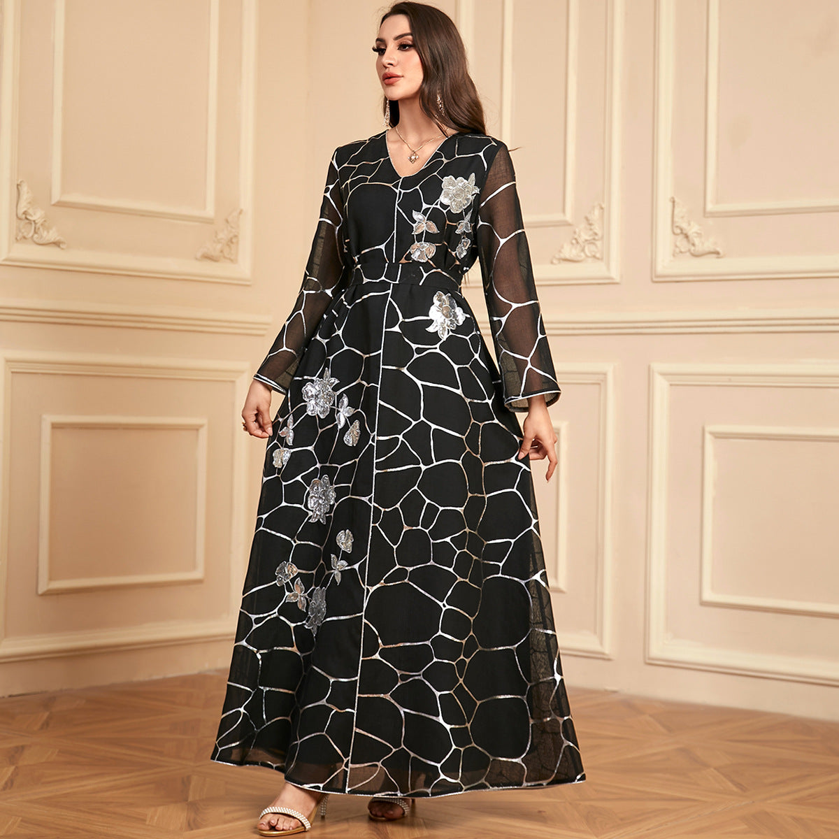 Damen Langärmlige, bestickte Maxikleid Sovae