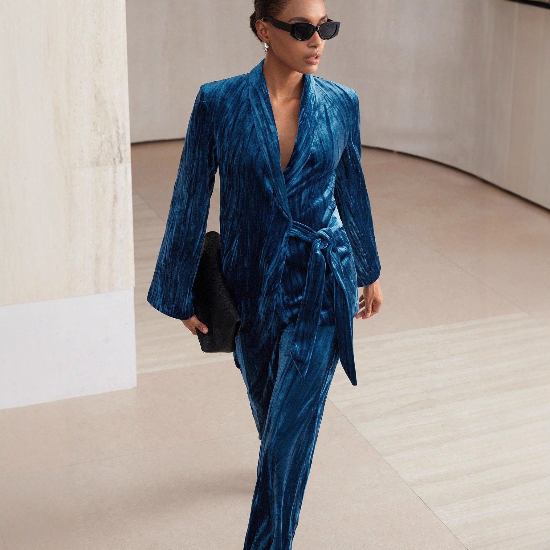 Damen elegantes und schimmerndes Set aus Blazer und Hose Sovae