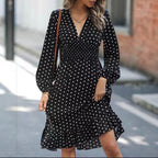 Damen Sommerliches Polka Dots Kleid mit V-Ausschnitt und Rüschendetails Sovae