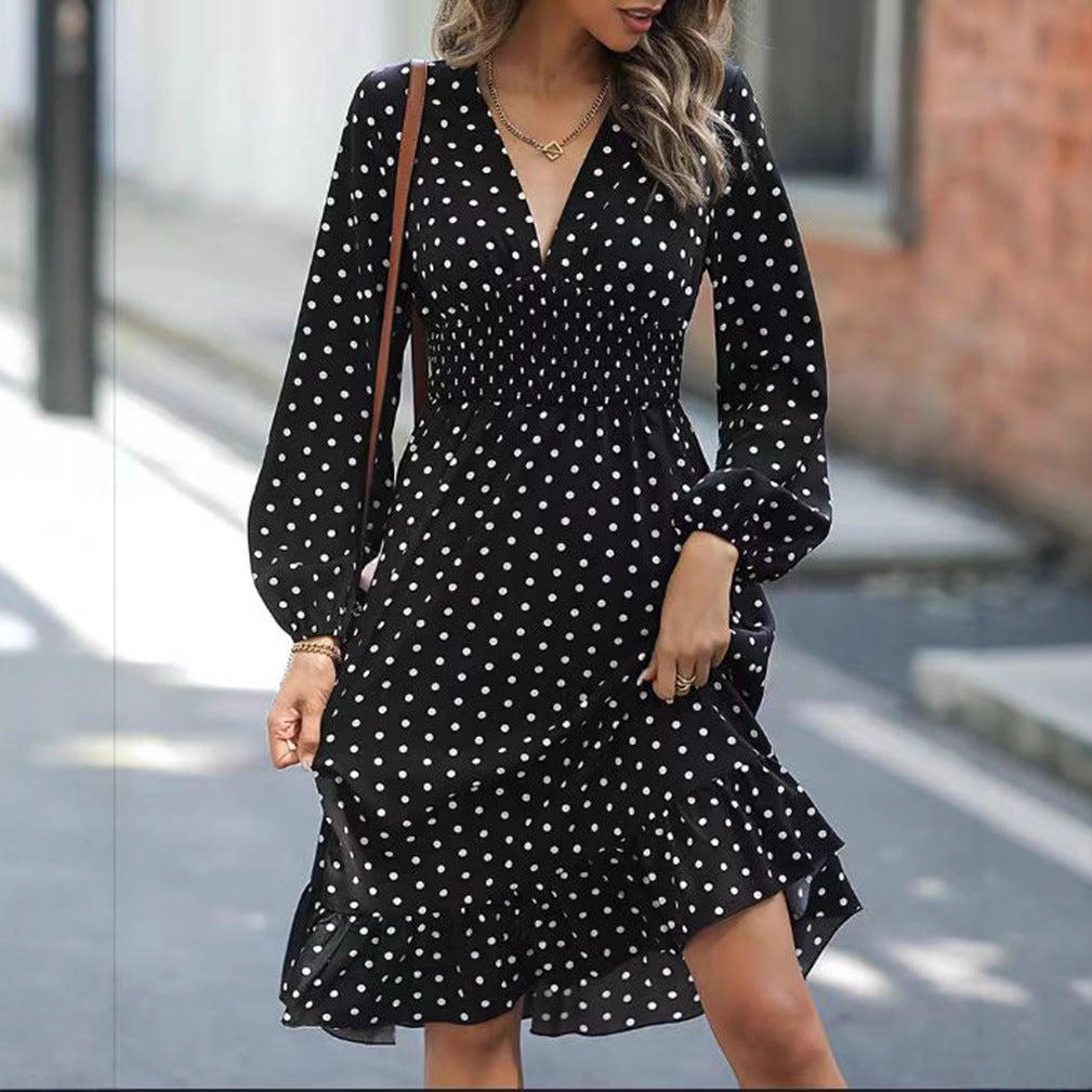 Damen Sommerliches Polka Dots Kleid mit V-Ausschnitt und Rüschendetails Sovae