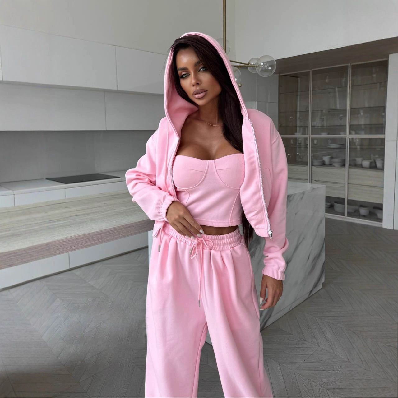 Damen bequemer und eleganter Freizeitanzug mit hoch komfortabler Kapuzenjacke und lässigen Hosen Sovae