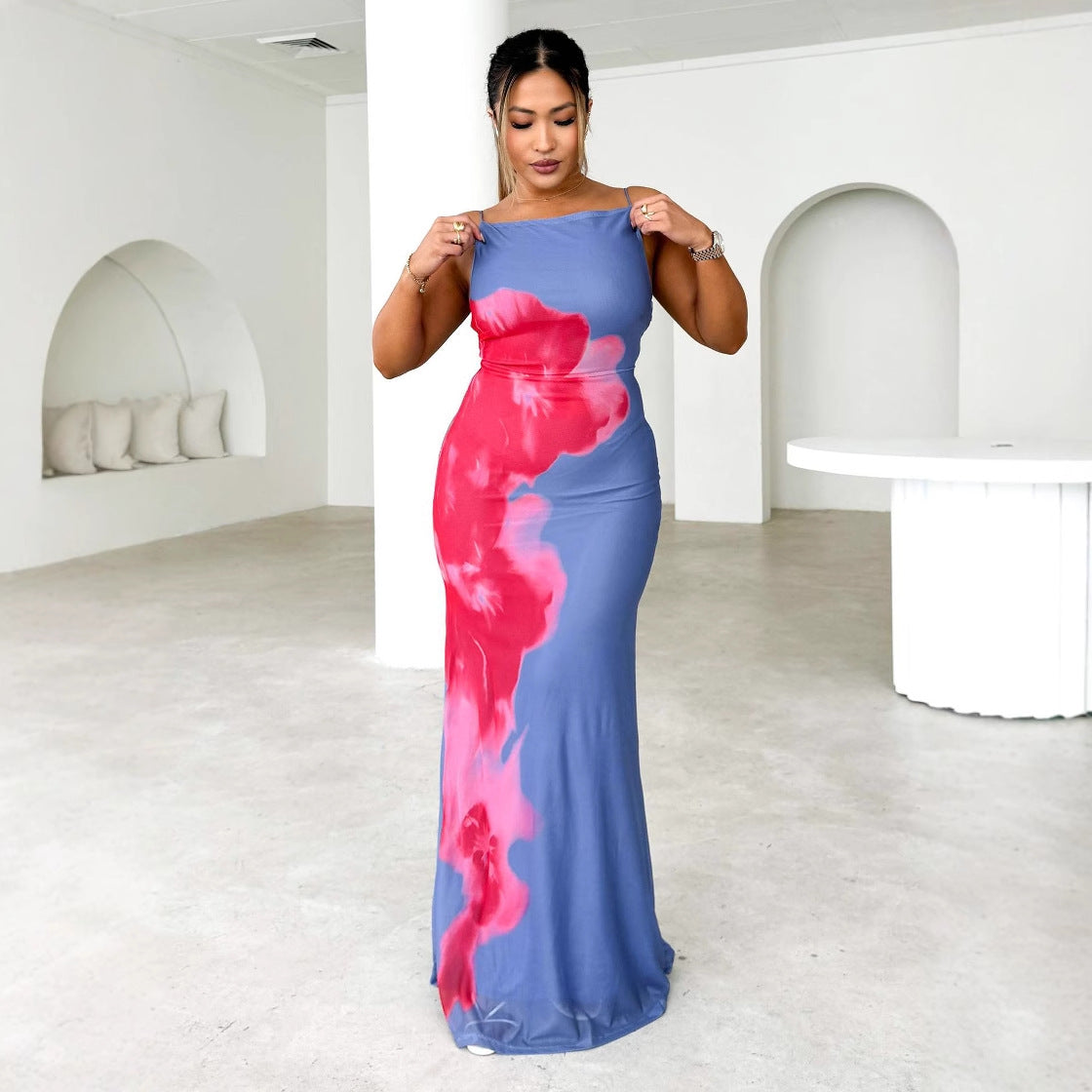 Damen figurbetontes Maxikleid mit floralen Akzenten Sovae