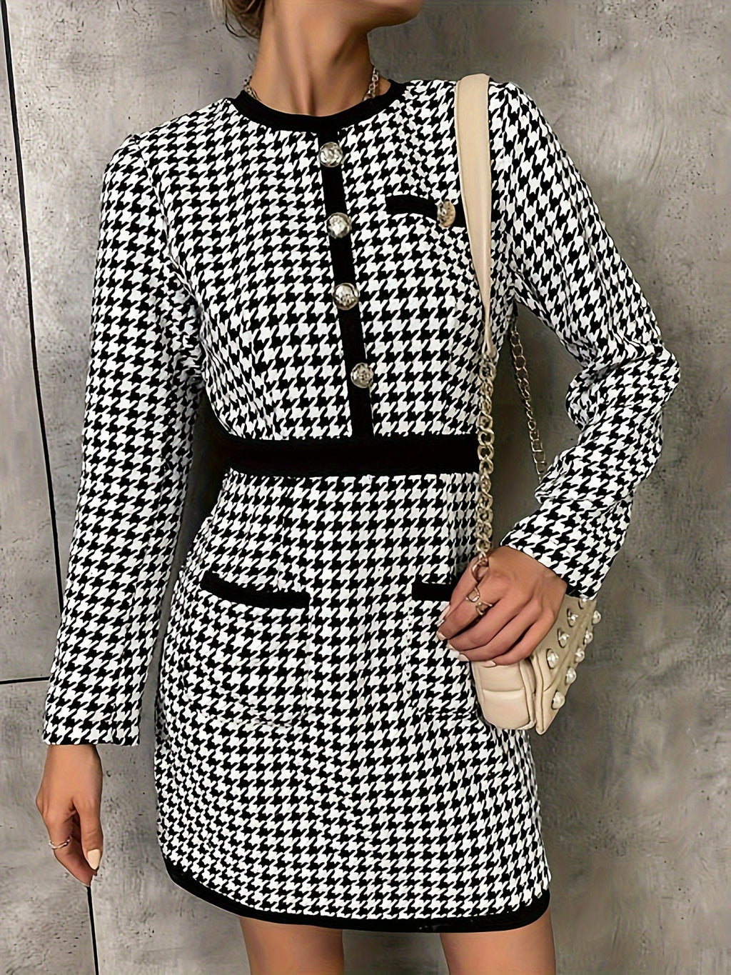 Damen Minikleid mit Karomuster und eleganten Knopfdetails Sovae