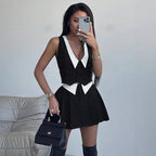 Damen Sportliches Minikleid mit dekorativem Kragen und Knopfleiste Sovae