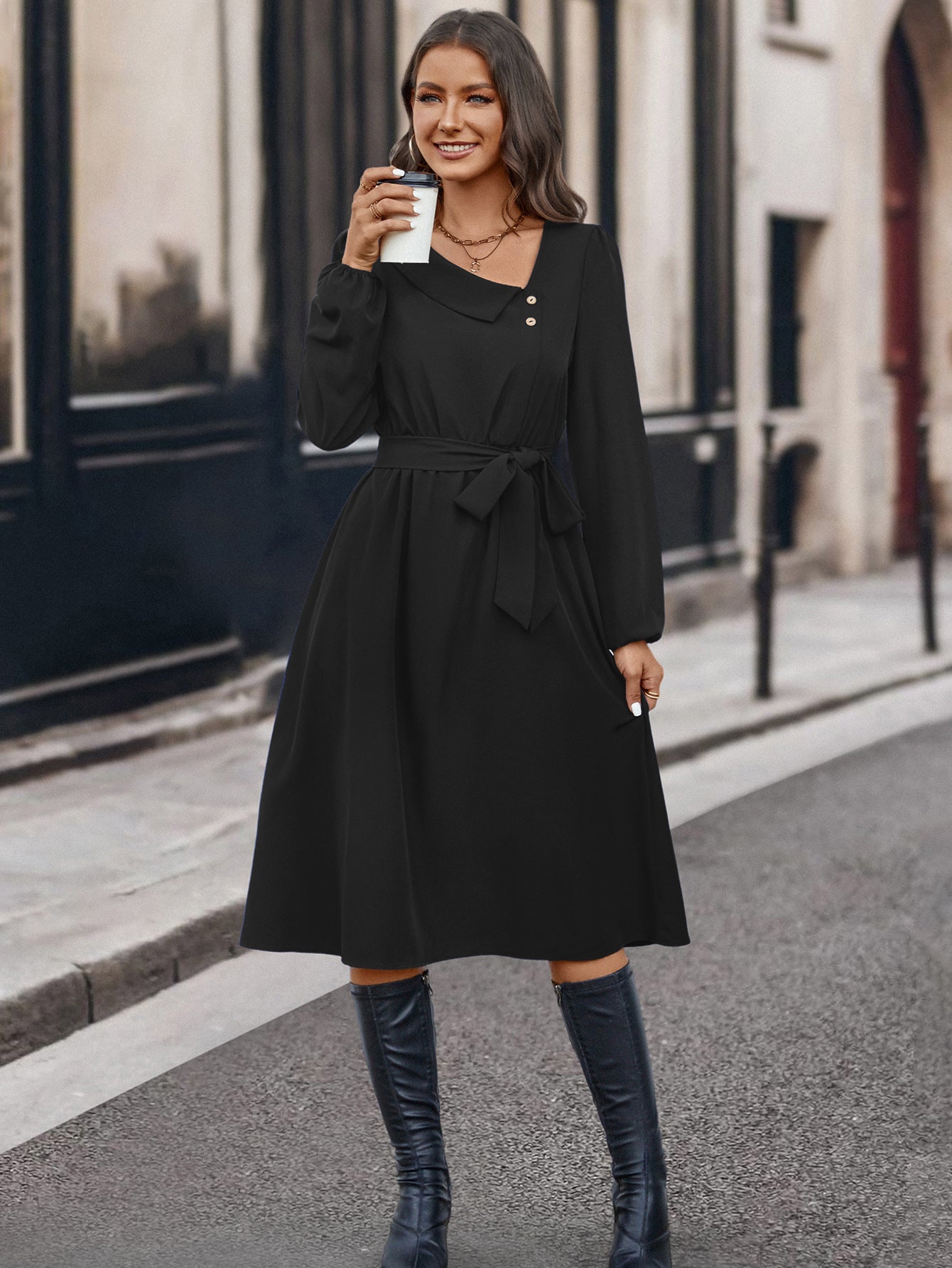 Damen Midikleid mit tailliertem Schnitt und Knopfdetails Sovae