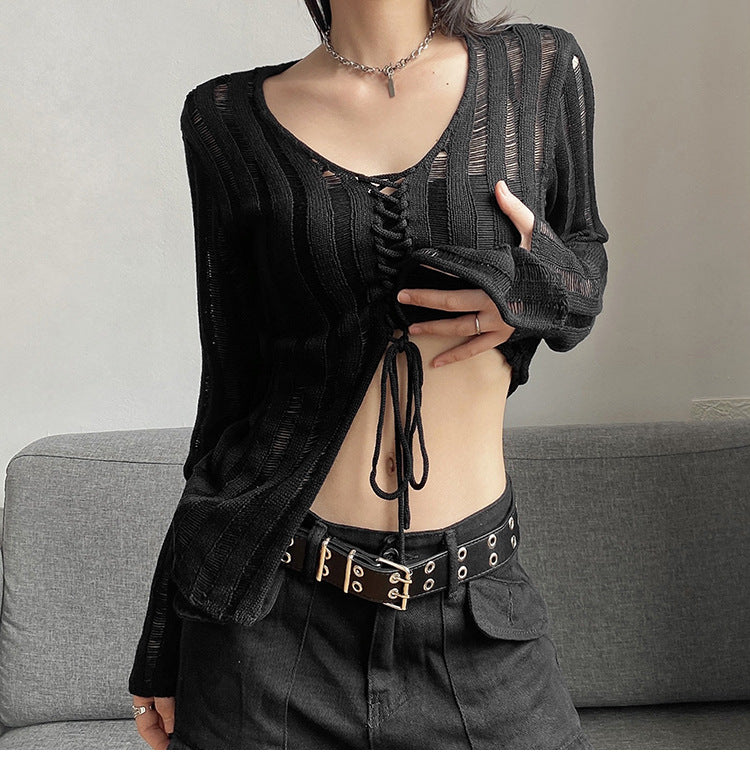 Damen Strickjacke mit modernem Schnürdesign und feinen Lochmustern Sovae