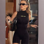 Damen Hochgeschlossenes Jumpsuit mit Herz-Detail Sovae