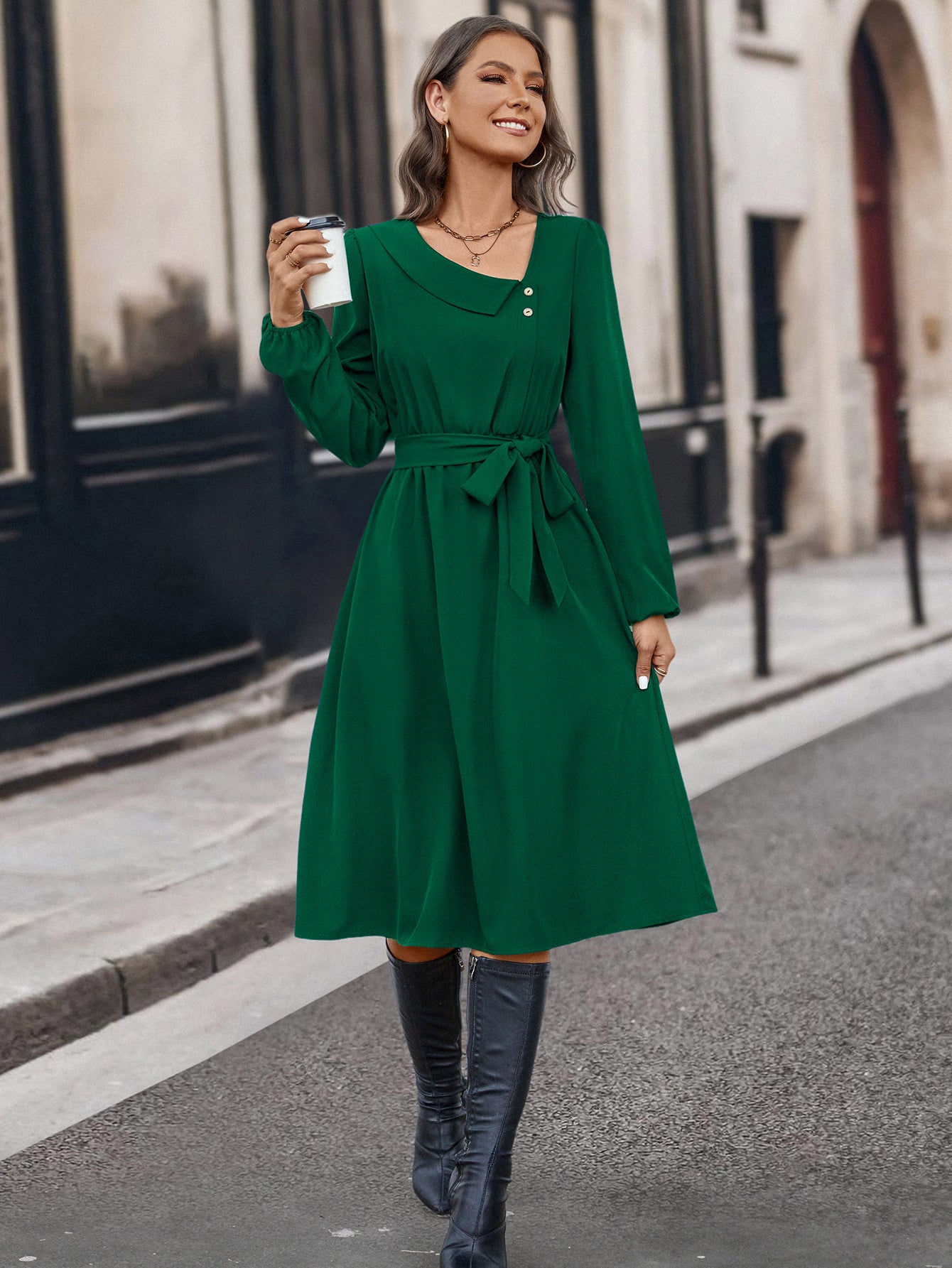 Damen Midikleid mit tailliertem Schnitt und Knopfdetails Sovae