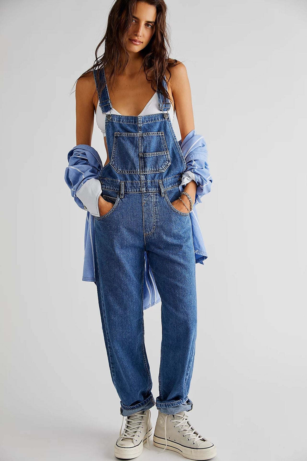 Damen Modische Denim-Latzhose mit verstellbaren Trägern und praktischen Taschen Sovae
