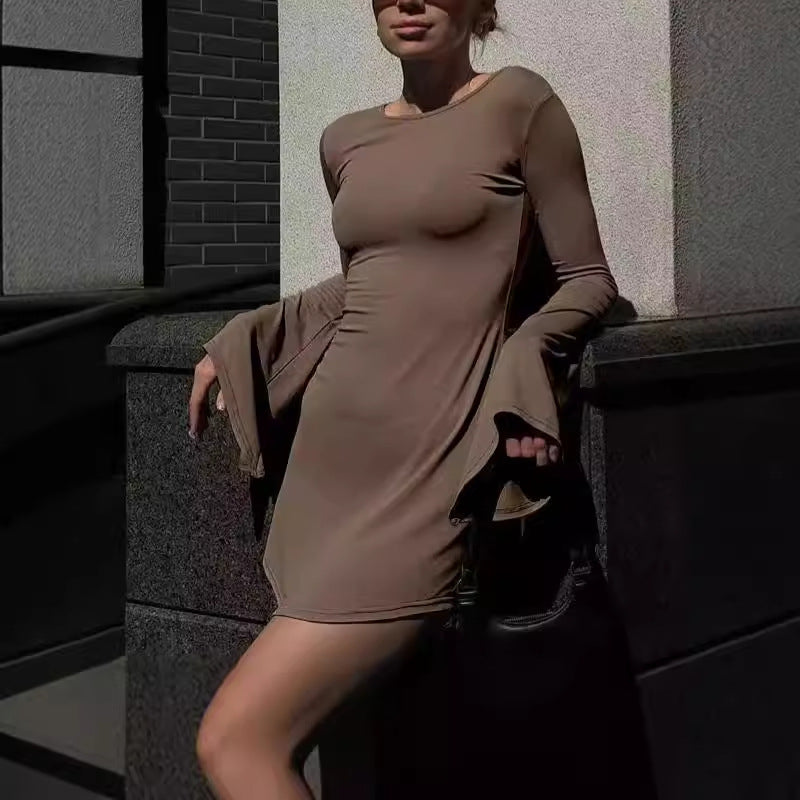 Damen Mini-Dress mit eleganten Trompetenärmeln und figurformendem Schnitt Sovae