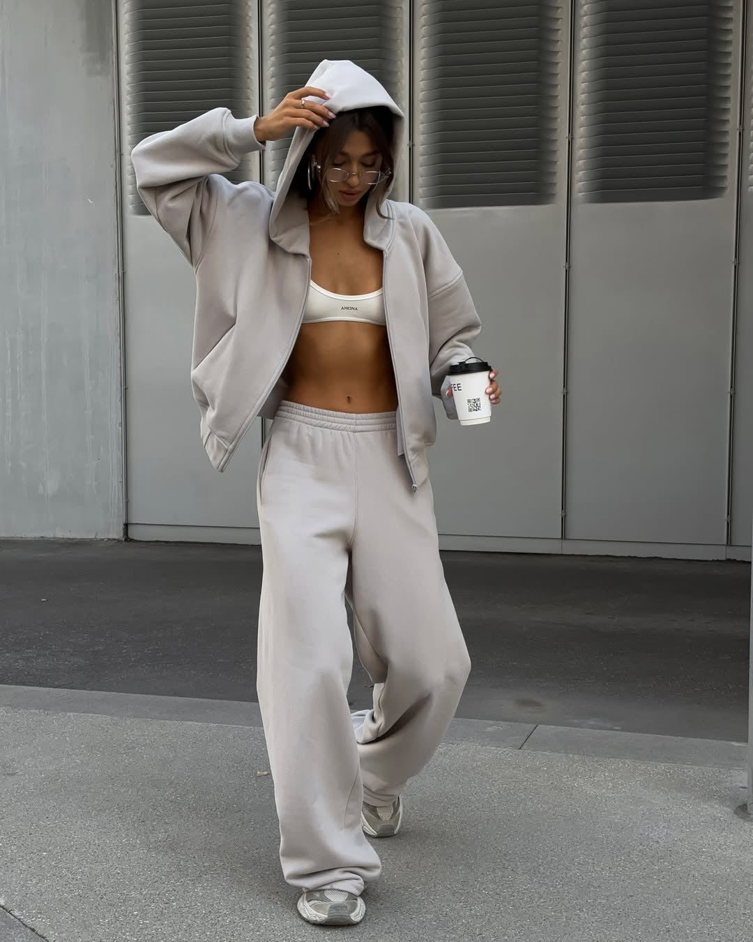 Damen Oversized Kapuzenjacke und bequeme Sweathose Sovae