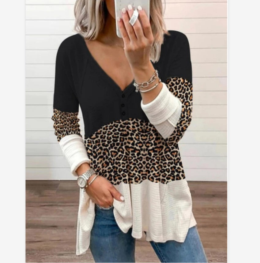 Damen Langarmshirt mit tierischem Muster und Knopfdetails Sovae