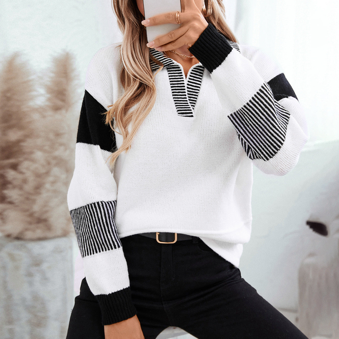 Damen modischer Pullover mit Polo-Kragen und kontrastierenden Streifen Sovae