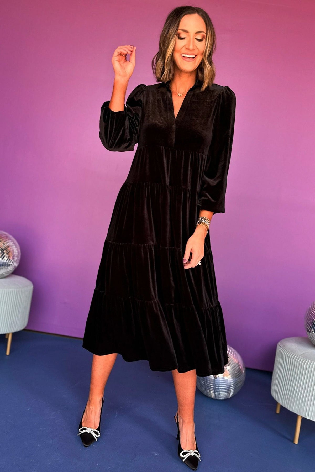 Damen Midikleid aus luxuriösem Samt mit Volantdetails Sovae
