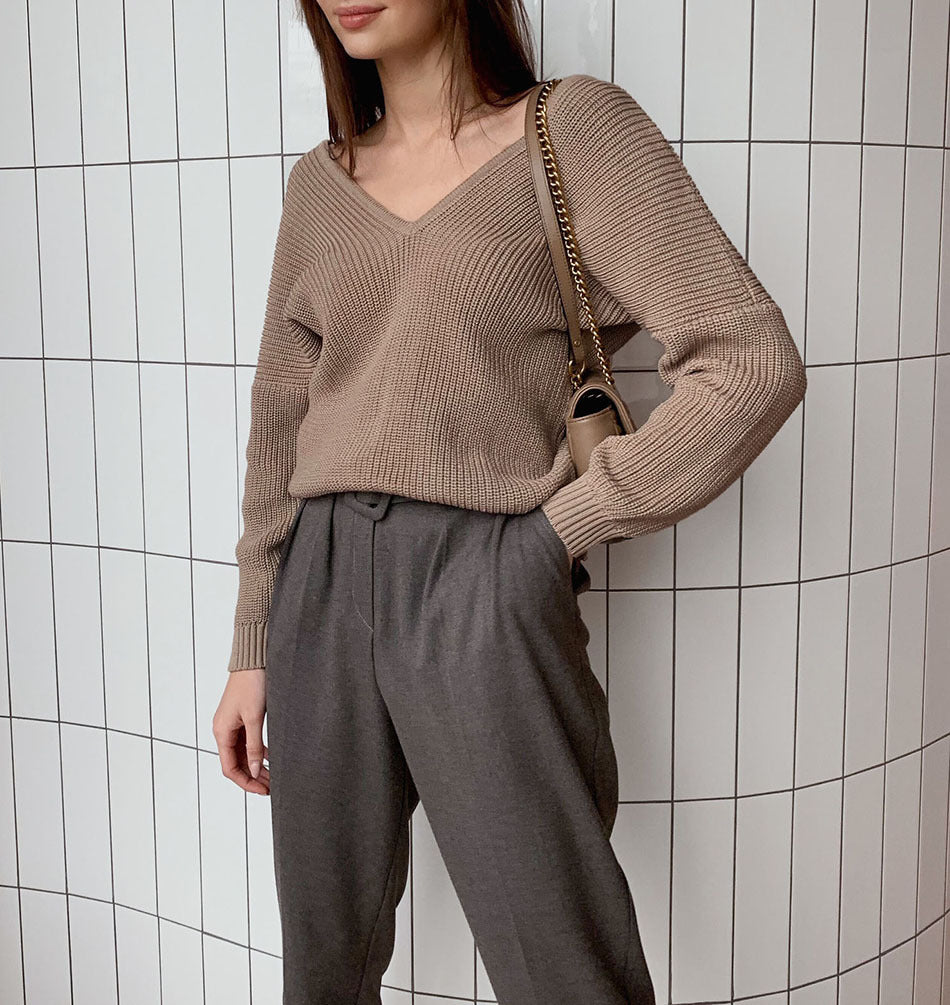 Damen Modischer Strickpullover mit tiefem V-Ausschnitt und schmeichelhaftem Schnitt Sovae