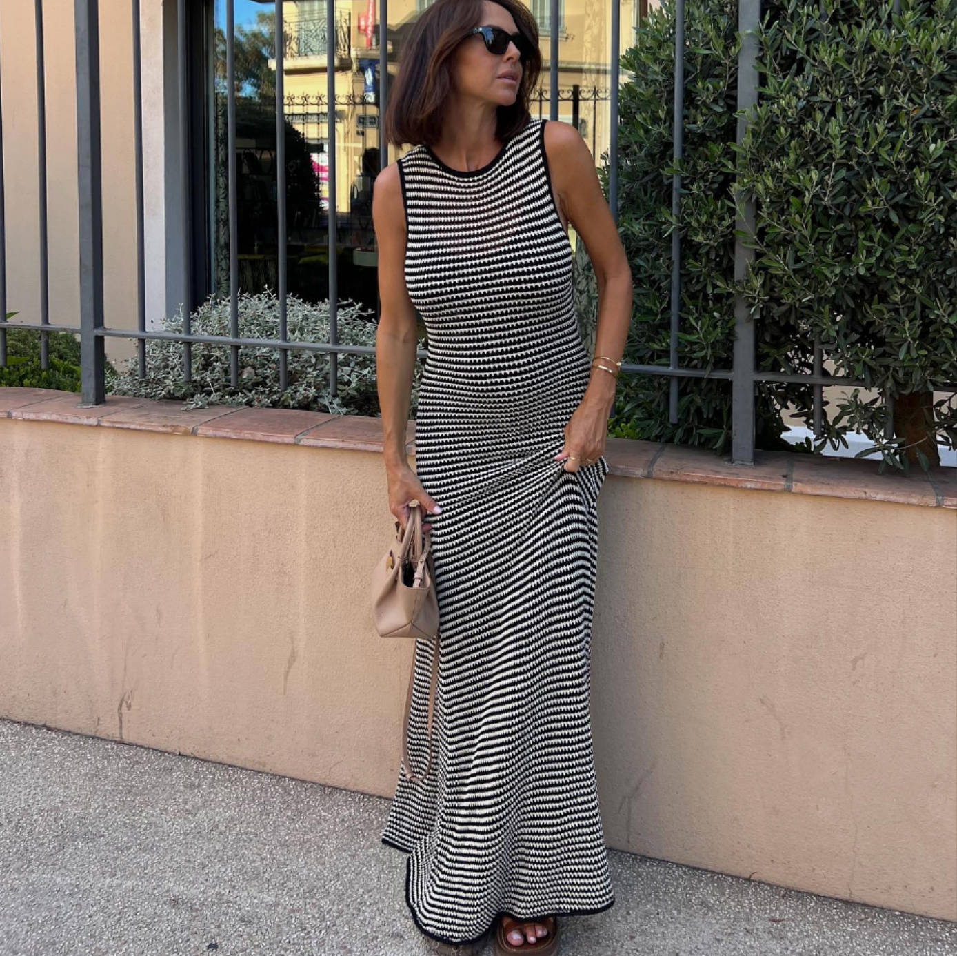 Damen Netz-Maxikleid mit elegantem Wellenmuster und figurbetonter Silhouette Sovae