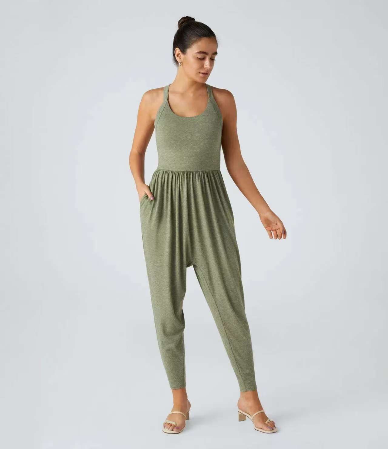 Damen lässiger Jumpsuit mit breiten Trägern und praktischen Taschen Sovae