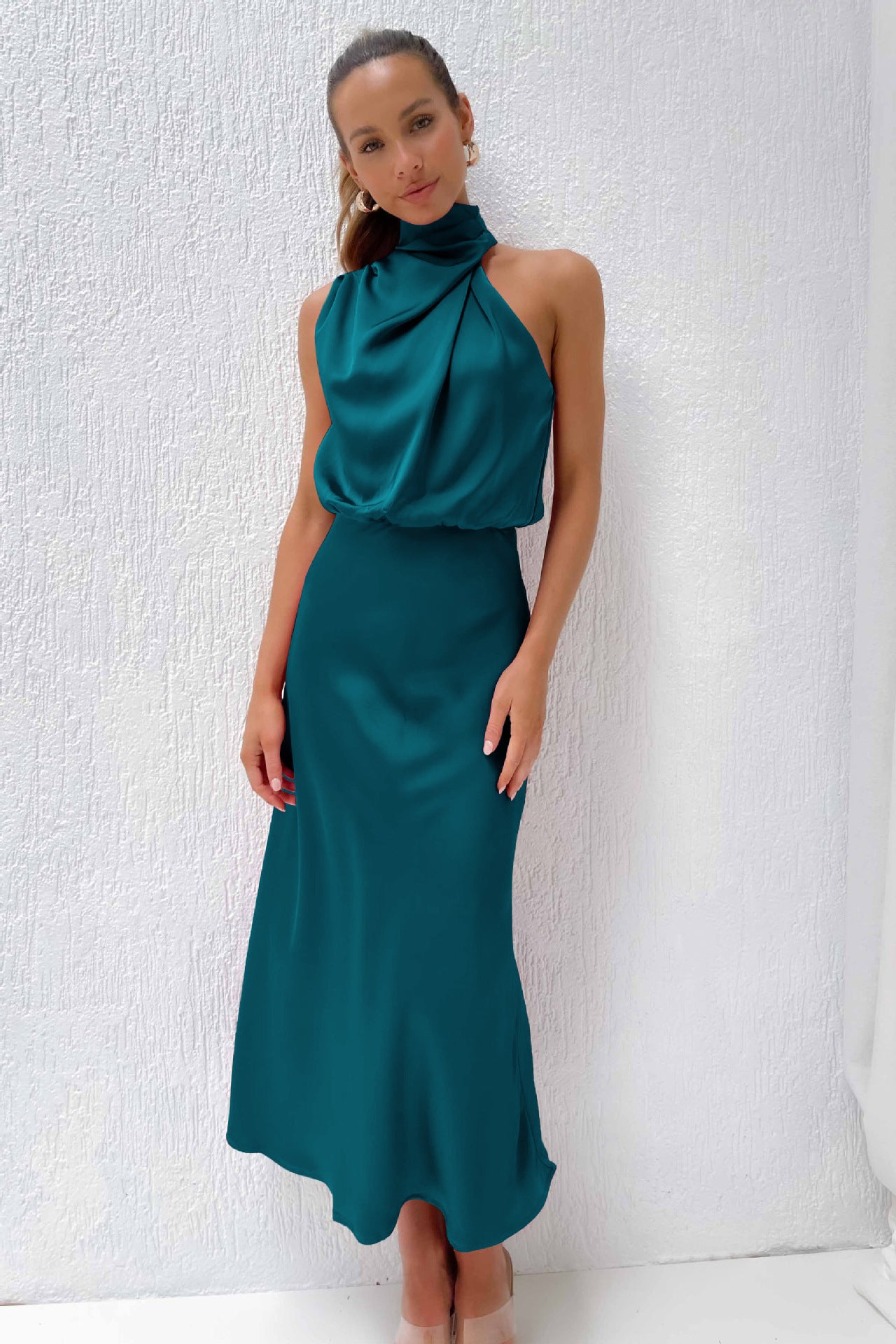 Damen Elegantes Neckholder Maxikleid mit fließendem Schnitt Sovae