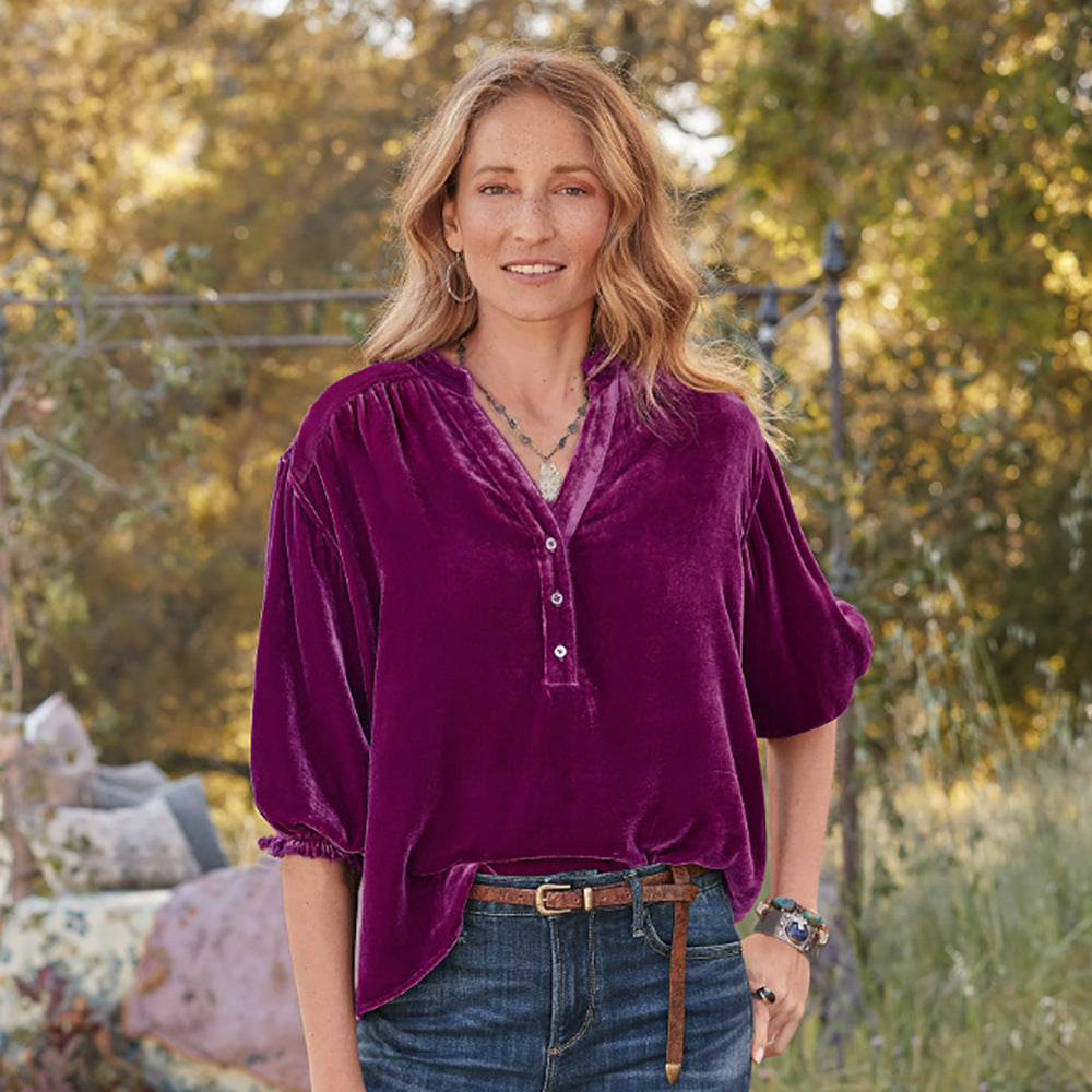 Damen Veloursbluse mit dekorativen Knöpfen Sovae