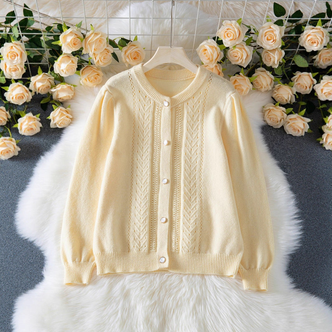 Damen elegante Strickjacke mit feinen Lochmustern und Perlmuttknöpfen Sovae