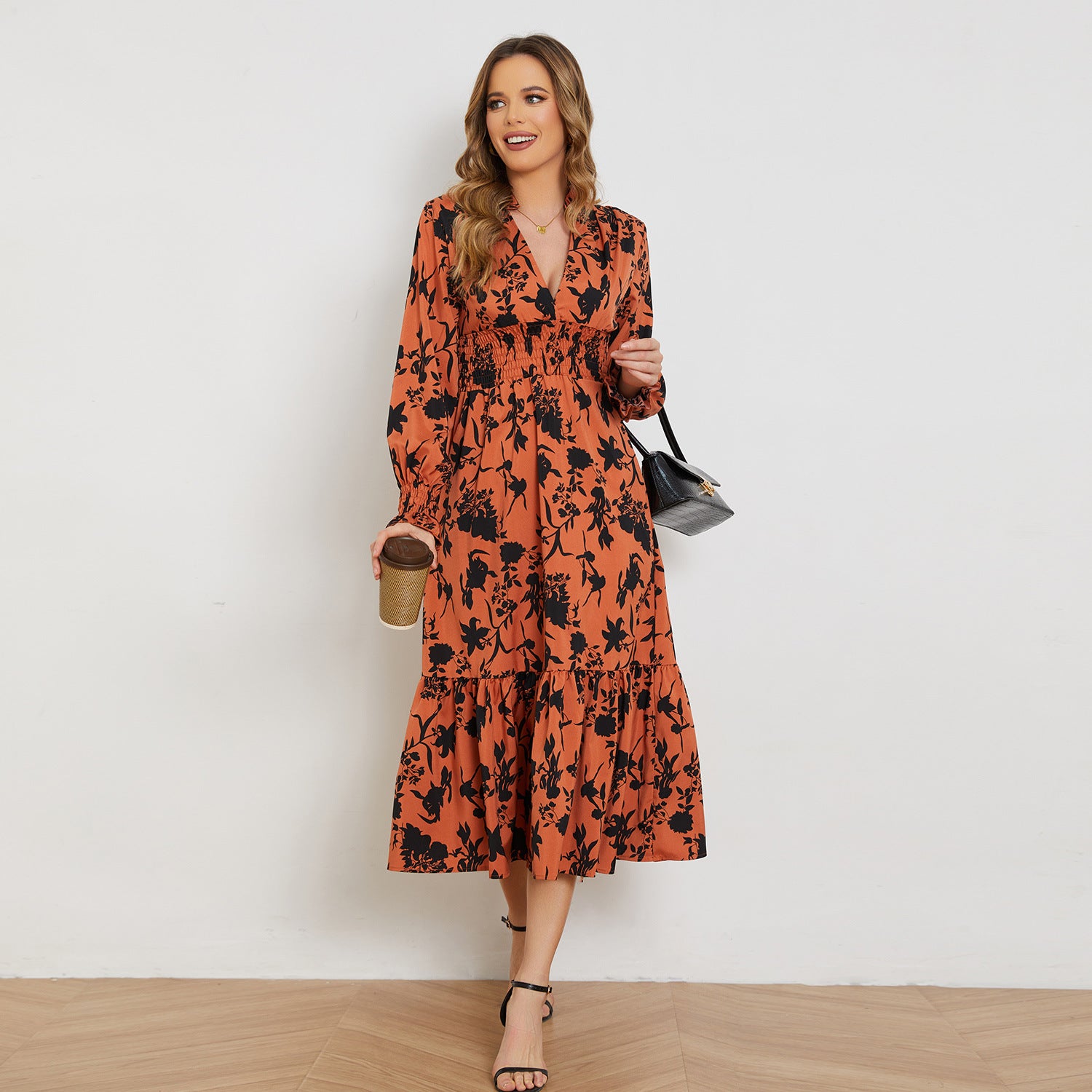 Damen Midikleid mit schmeichelhaftem Schnitt und floralem Design Sovae
