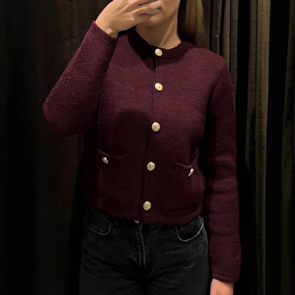 Damen modischer Strickjacke mit goldenen Knöpfen und aufgesetzten Taschen Sovae