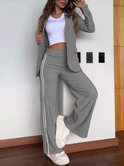 Damen Blazer-Hosenanzug mit sportlichen Streifen Sovae