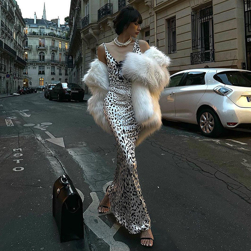 Damen Elegantes Maxikleid mit raffiniertem Stoff und einzigartigem Schnitt Sovae