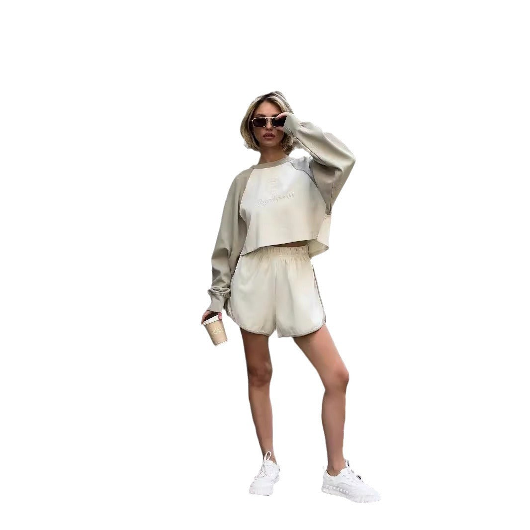 Damen Sportliches Set mit Oversized Pullover und lässigen Shorts Sovae