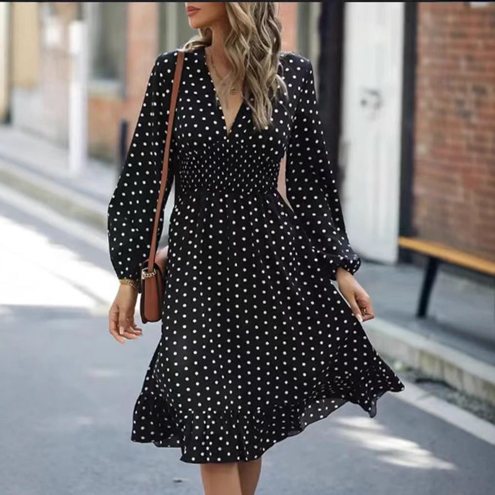Damen Sommerliches Polka Dots Kleid mit V-Ausschnitt und Rüschendetails Sovae