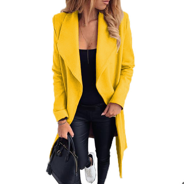Damen eleganter Öffentlicher Mantel mit asymmetrischem Schnitt und weichem Stoff Sovae