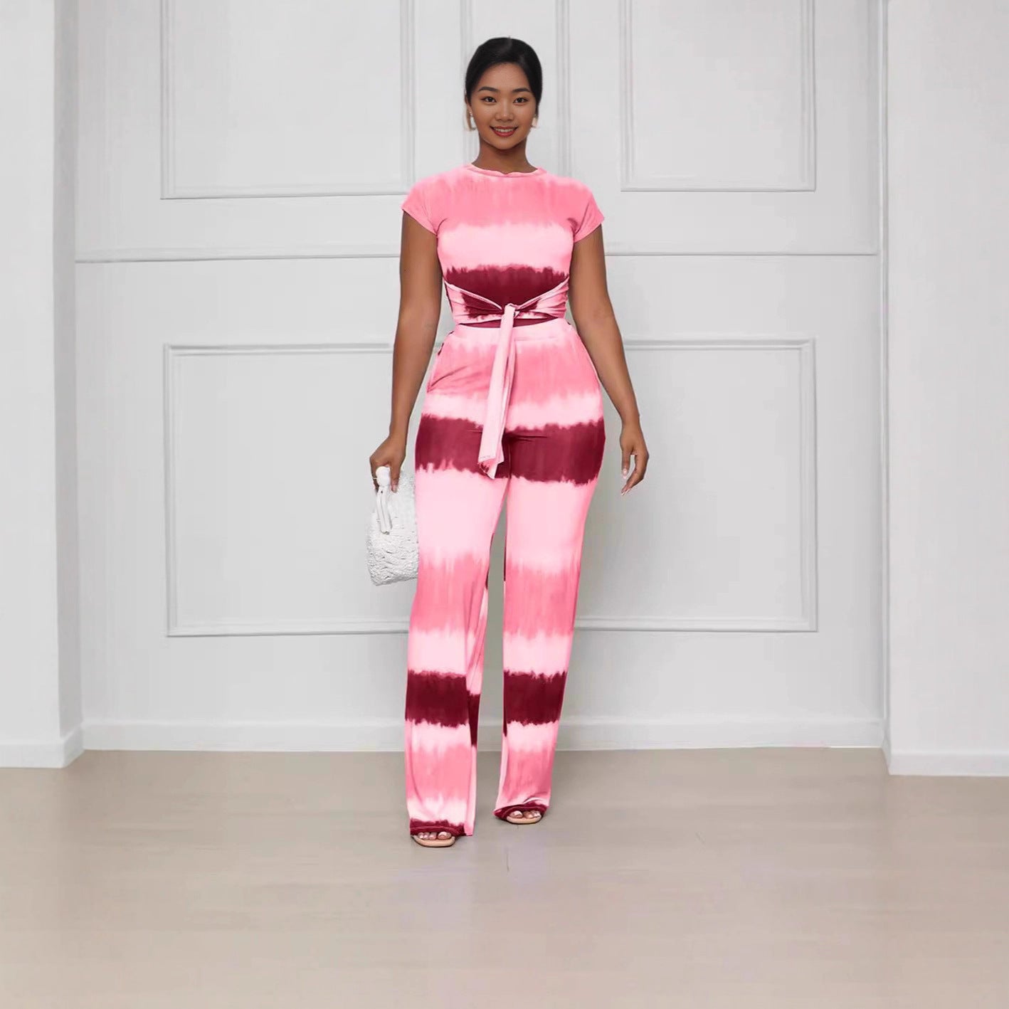 Damen Taillierter Jumpsuit mit Bindegürtel und modernen Farbverlauf Sovae